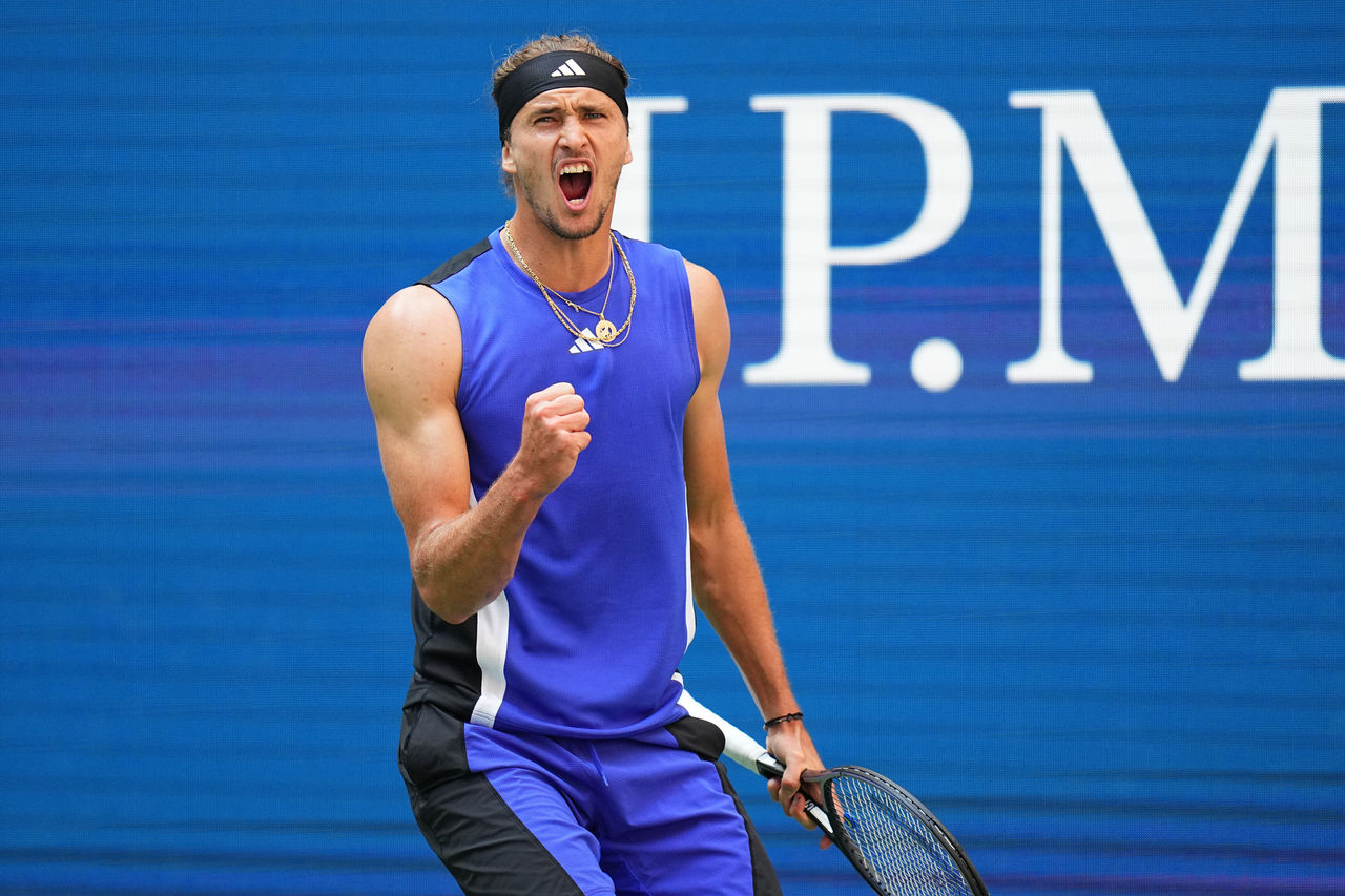 Alexander Zverev during a men's singles quarterfinal match at the 2024 US Open on Tuesday, Sep. 3, 2024 in Flushing, NY. (Garrett Ellwood/USTA)
