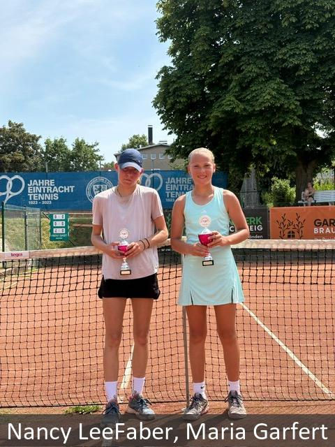 Maria Garfert (rechts) gewann die U16-Konkurrenz vor Nancy Lee Faber: Foto: Tennis-Region Harz-Heide