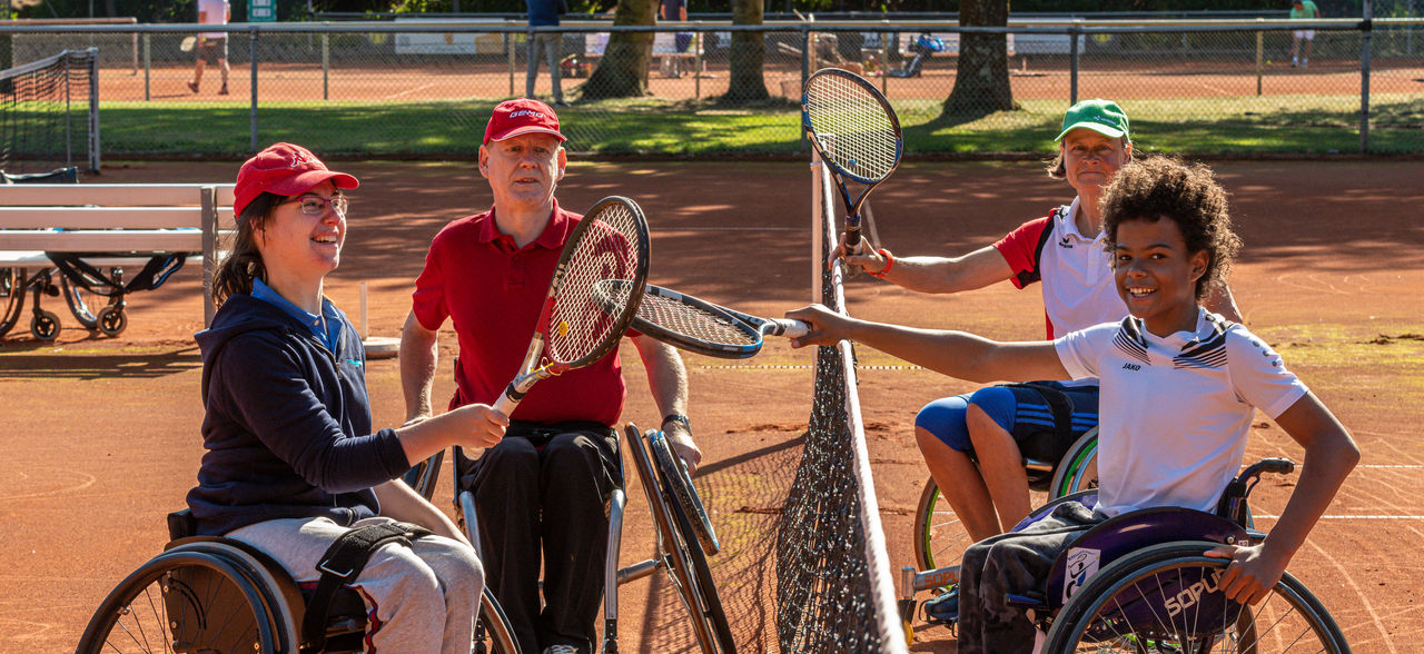 Rollstuhltennis_Doppel_Abklatschen