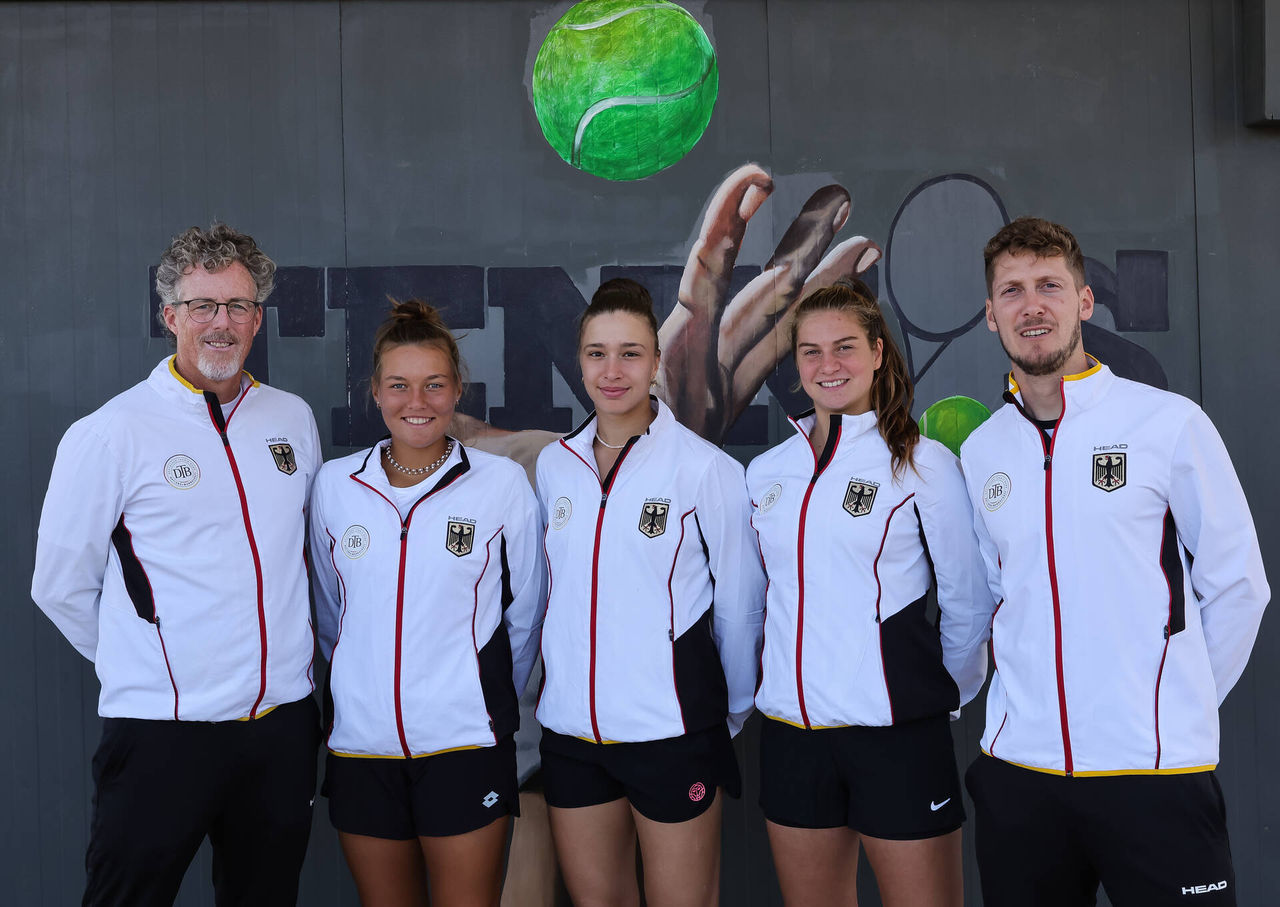 from left Captain Dirk Dier, Sonja Zhiyenbayeva, Josy Daems and Valentina Steiner during the Day two ITF Juniors Billy Jean Fed and Davis Cup at MegaSaray Sporrts Center Stadium on November 02, 2022 in Antalya, Turkey. (Photo by Srdjan Stevanovic/Starsport.rs ©)