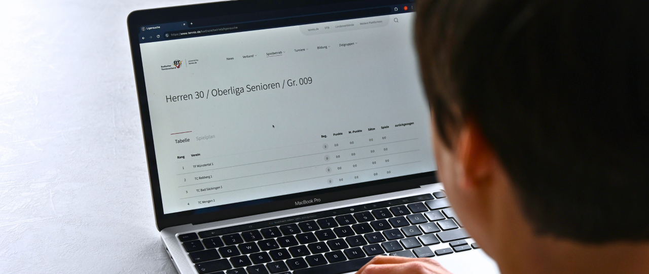 Ligensuche auf Laptop