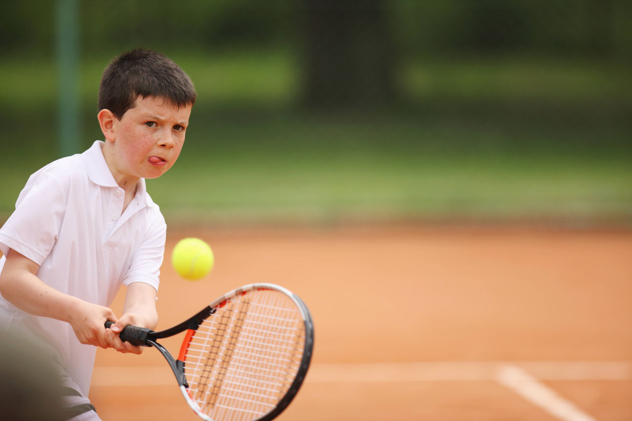 Bildnummer: 09683406  Datum: 01.01.2012  Copyright: imago/AFLOSPORT
Junger Tennisspieler - Junge - MODEL RELEASED PUBLICATIONxINxGERxSUIxAUTxHUNxPOLxRUSxSWExFRAxNEDxESPxONLY (SC-539055); Aufmacher Symbol Tennis Kindertennis Kindersport Kind Nachwuchs Jugend Freizeit Freizeitsport Freizeitsportler Tennisspieler xmk 2012 quer

Image number 09683406 date 01 01 2012 Copyright imago AFLOSPORT young Tennis player Boy Model Released PUBLICATIONxINxGERxSUIxAUTxHUNxPOLxRUSxSWExFRAxNEDxESPxONLY SC  Highlight symbol Tennis Children\u0026#39;s tennis Children sport Child Offspring Youth Leisure leisure sports Recreational athletes Tennis player xmk 2012 horizontal 