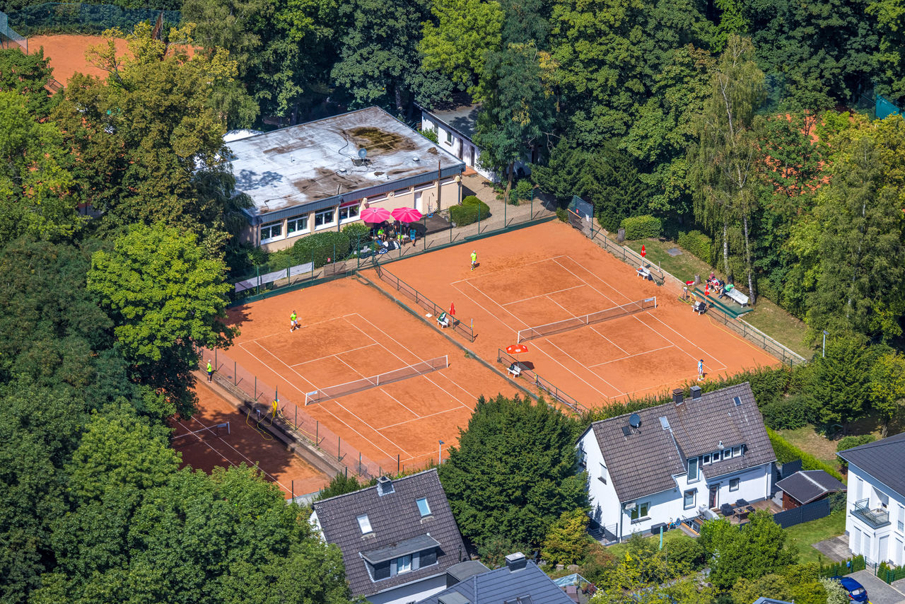 Luftbild, Tennisplätze Tennisvereinigung Grün-Weiß, Hetterscheidt, Heiligenhaus, Ruhrgebiet, Nordrhein-Westfalen, Deutschland ACHTUNGxMINDESTHONORARx60xEURO *** Aerial view, tennis courts tennis association green white, Hetterscheidt, Heiligenhaus, Ruhr area, North Rhine Westphalia, Germany ATTENTIONxMINESTHONORARx60xEURO 