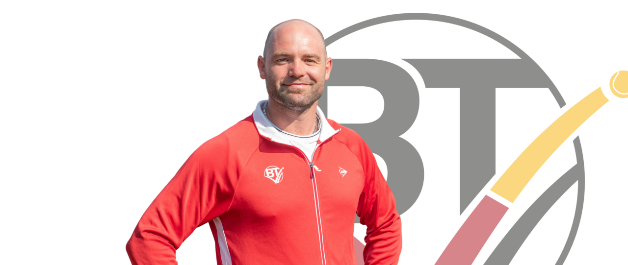 Mate Zsiga lebt den Tennissport: Als Trainer und aktiver Spieler