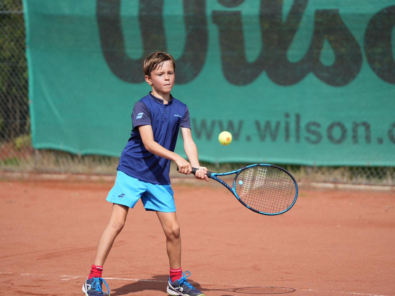 Junger Tennisspieler