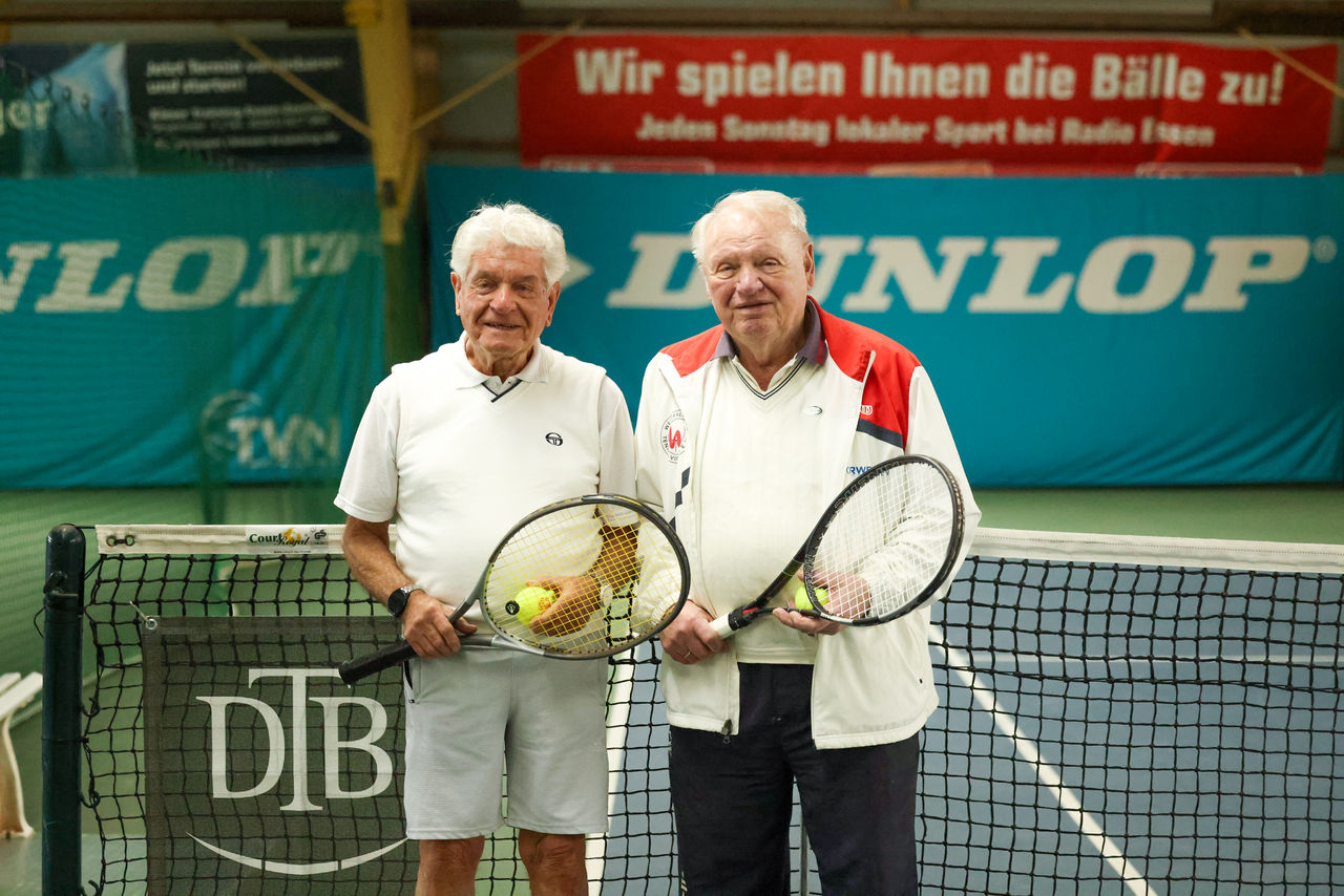 Sieger Franz Schlüter neben dem Zweitplatzierten W.H. Schöne .