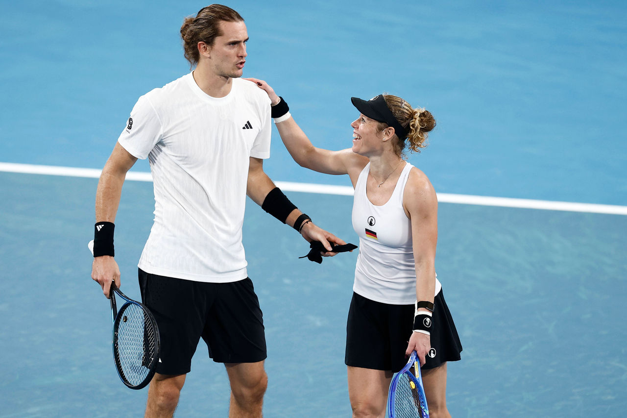 TENNIS UNITED CUP SYDNEY, Laura Siegemund of team Gemany and Alexander Zverev of team Germany celebrate victory after winning their Group F doubles match against Demi Schuurs of Team Netherlands and Tallon Griekspoor of Team Netherlands during day three of the 2026 United Cup at Ken Rosewall Arena in Sydney, Sunday, January 4, 2026.  NO ARCHIVING, EDITORIAL USE ONLY SYDNEY NEW SOUTH WALES AUSTRALIA PUBLICATIONxNOTxINxAUSxNZLxPNGxFIJxVANxSOLxTGA Copyright: xMARKxEVANSx 20260104132432741874